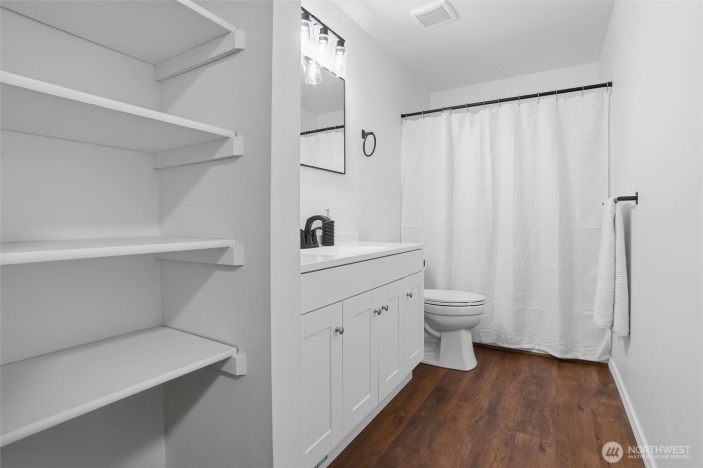 1996 Snowridge Avenue , Port Orchard, WA 98366