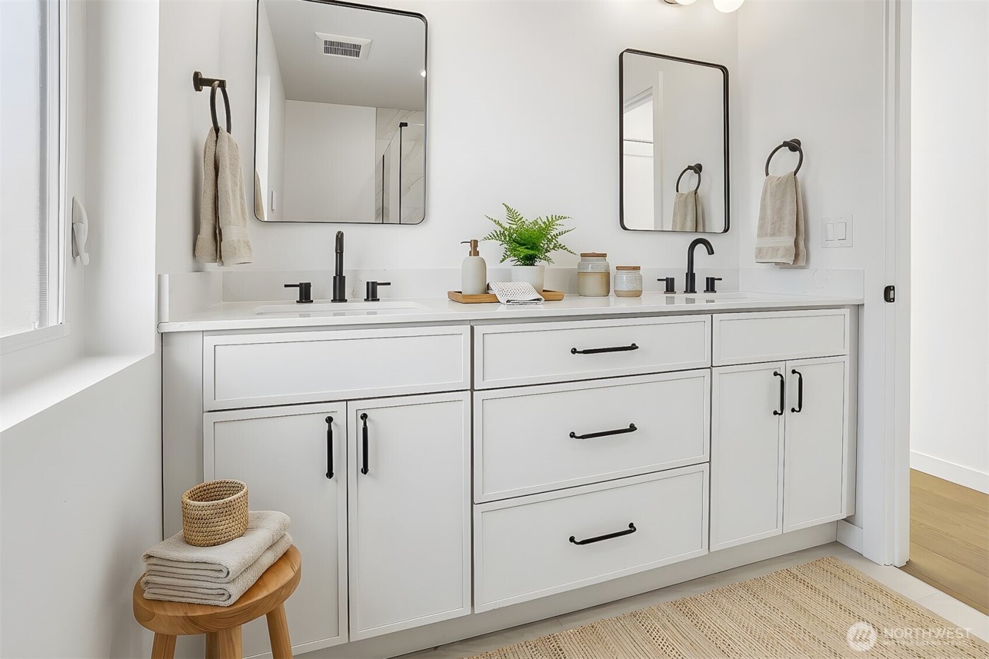 3448 B NW 65th Street , Seattle, WA 98117