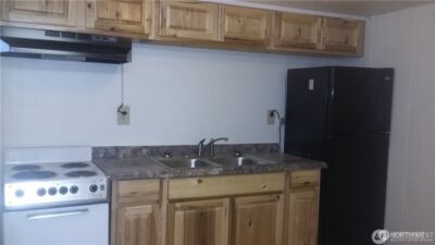 1017 4th Street #C, Bremerton, WA 98337 - Photo 3