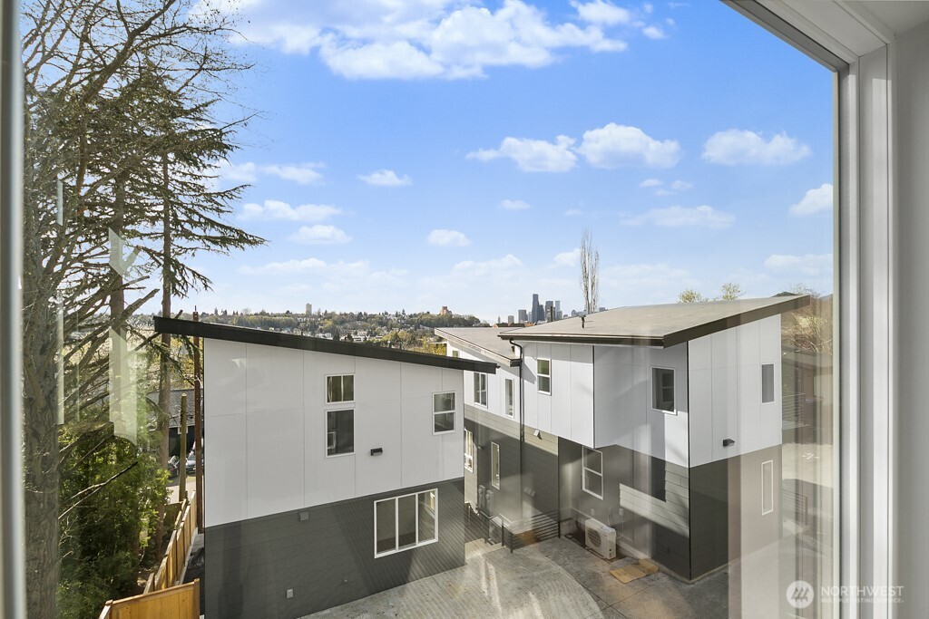 1804 B 28th Avenue S, Seattle, WA 98144