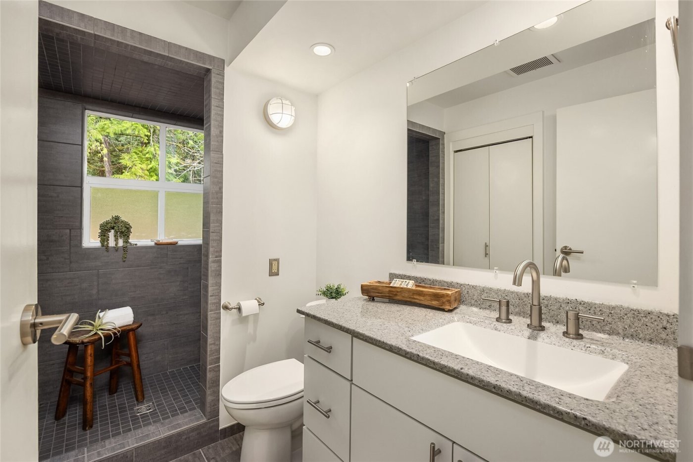 3560 Campbell Street NE, Bainbridge Island, WA 98110