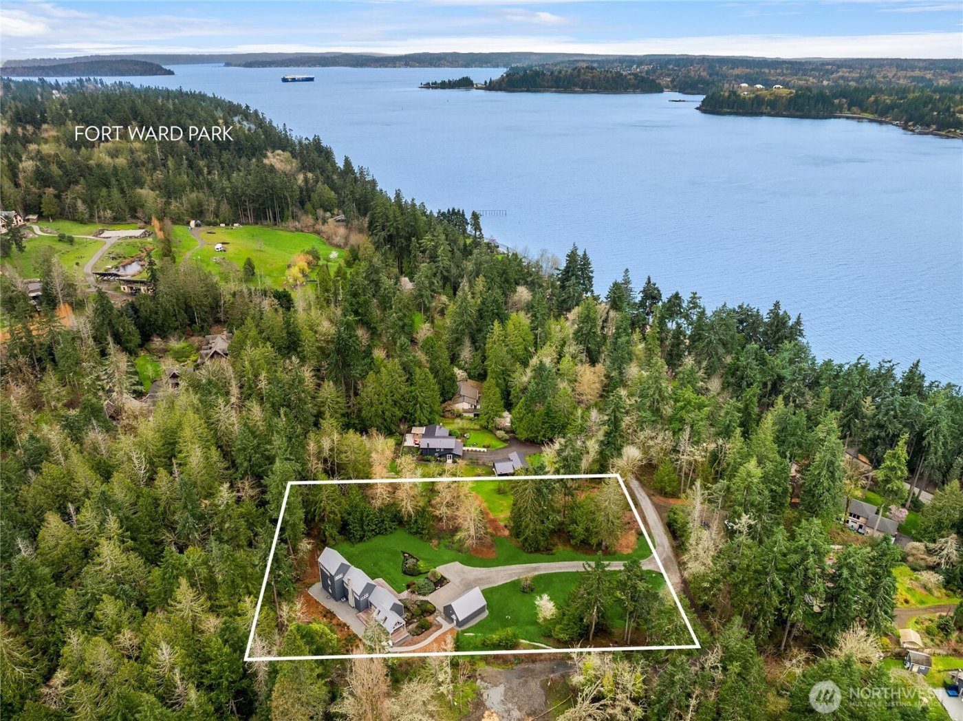 3560 Campbell Street NE, Bainbridge Island, WA 98110