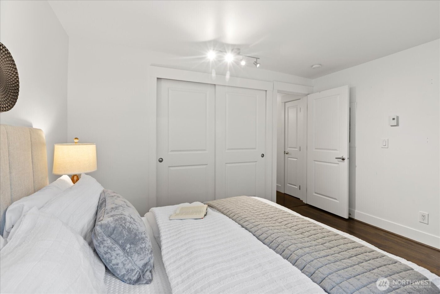 22910 90th Avenue W #D206, Edmonds, WA 98026