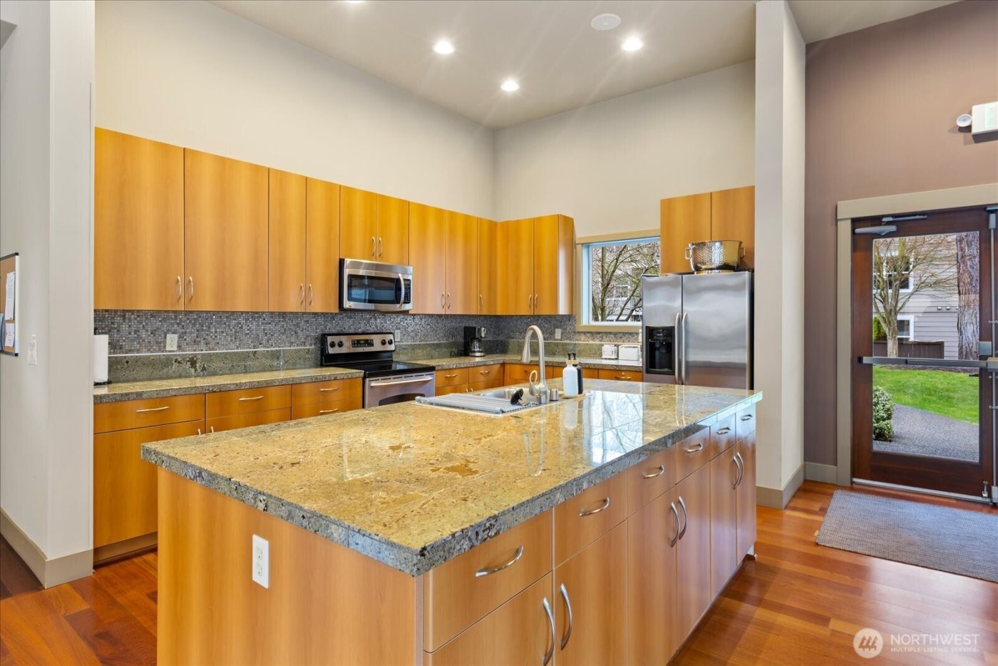 22910 90th Avenue W #D206, Edmonds, WA 98026