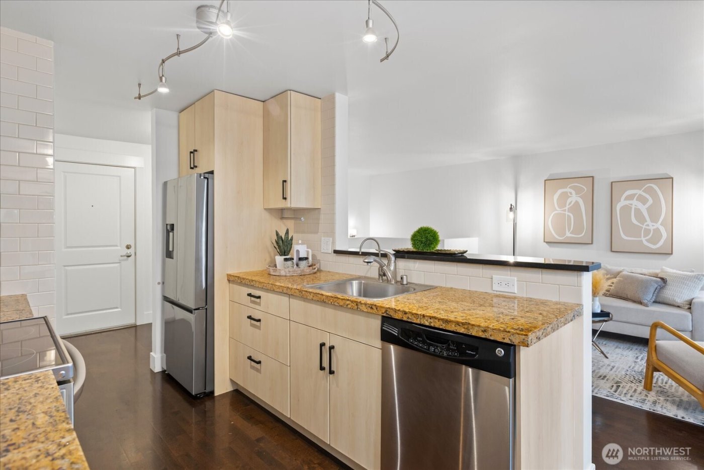 22910 90th Avenue W #D206, Edmonds, WA 98026