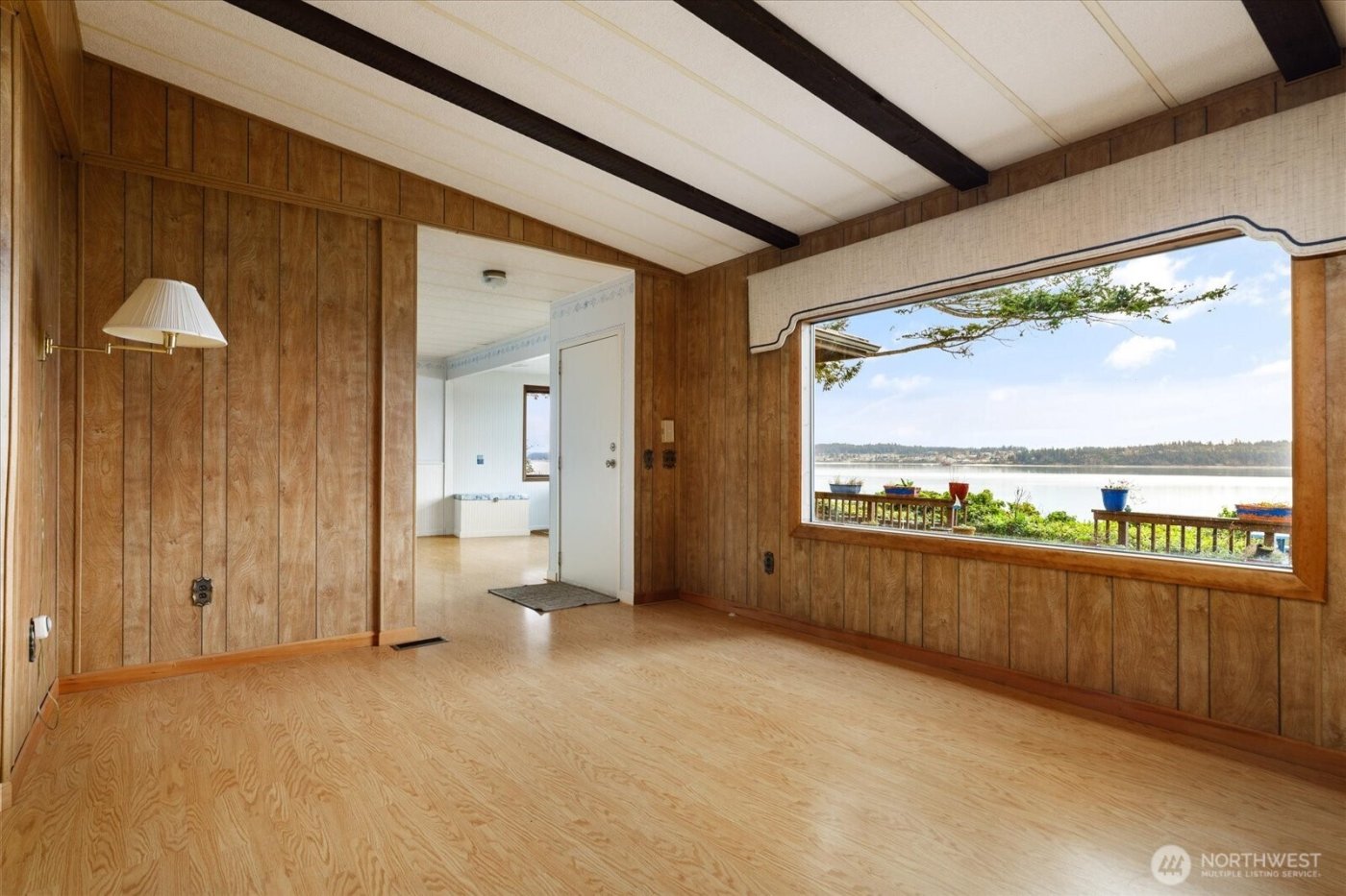 1677 Penn Cove Road , Oak Harbor, WA 98277