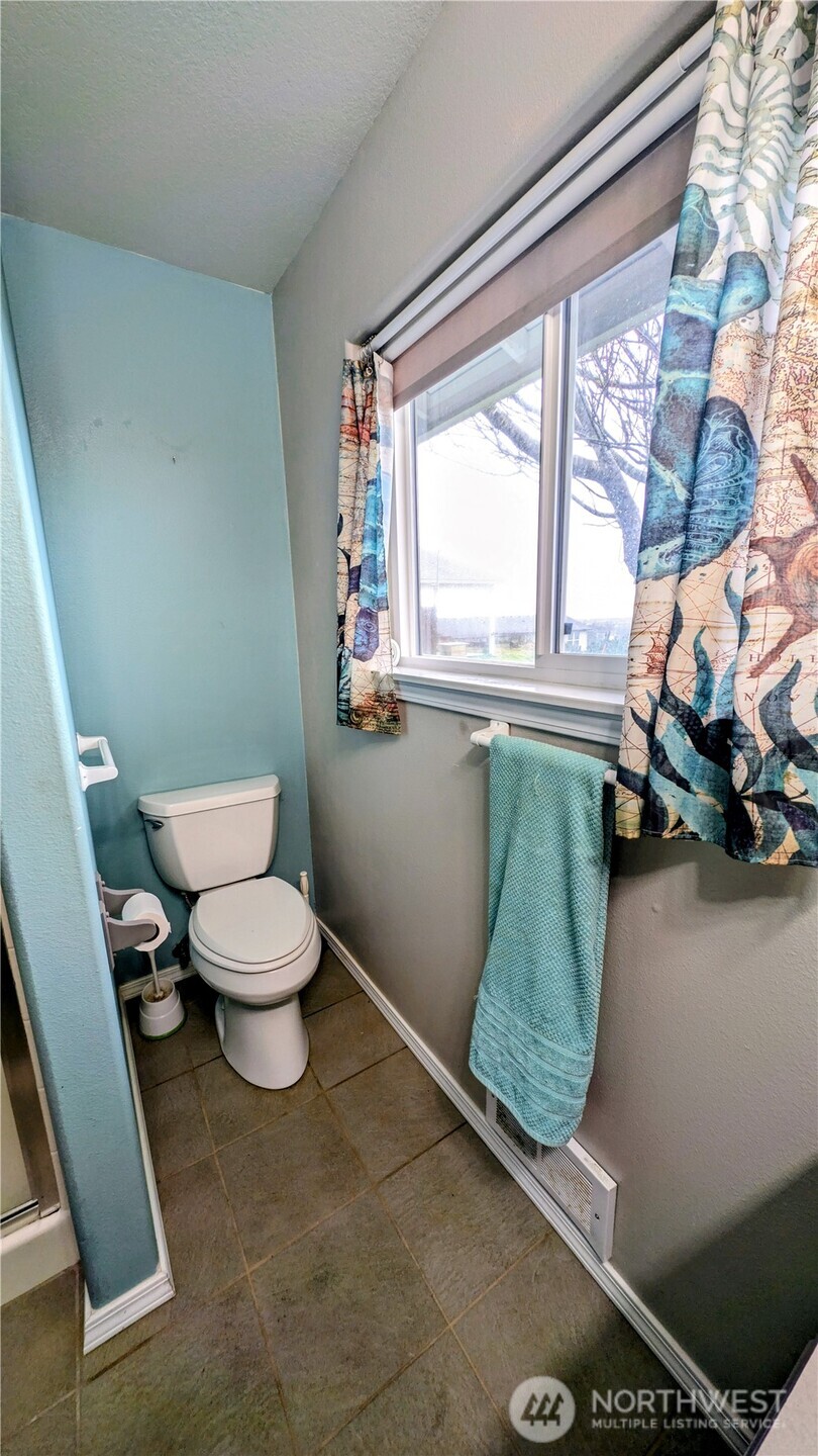 32805 J Place , Ocean Park, WA 98640