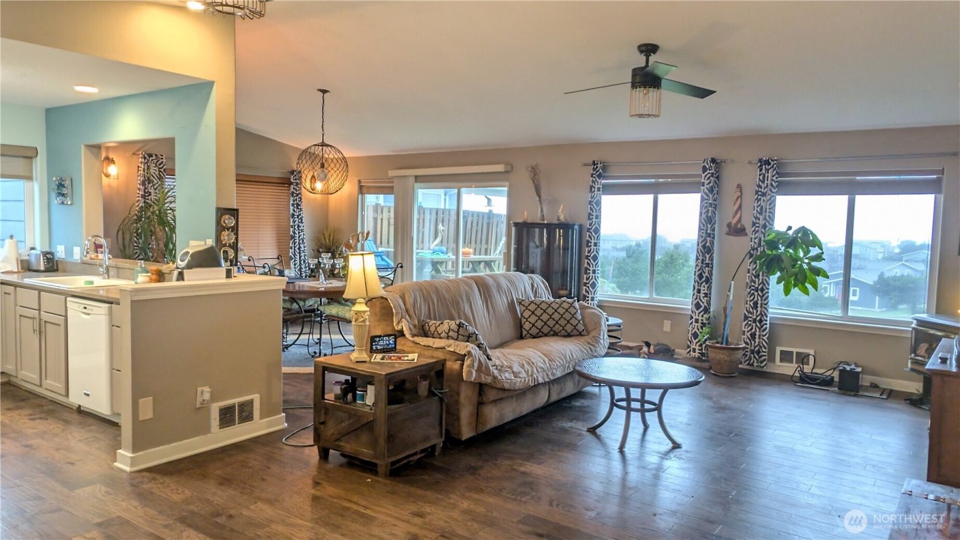 32805 J Place , Ocean Park, WA 98640