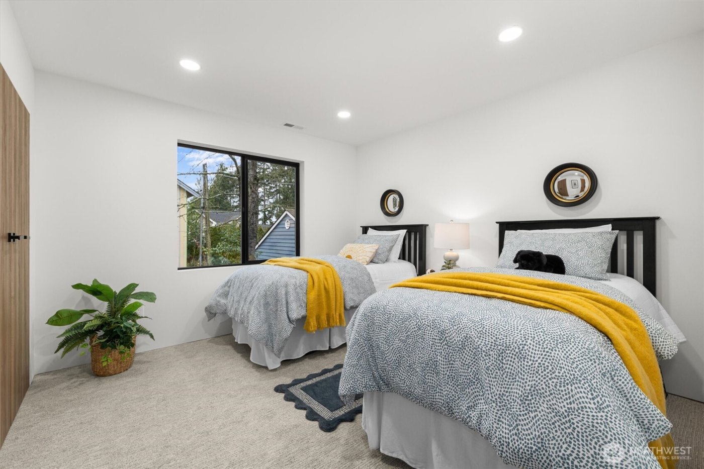 10733 17th Avenue NE, Seattle, WA 98125