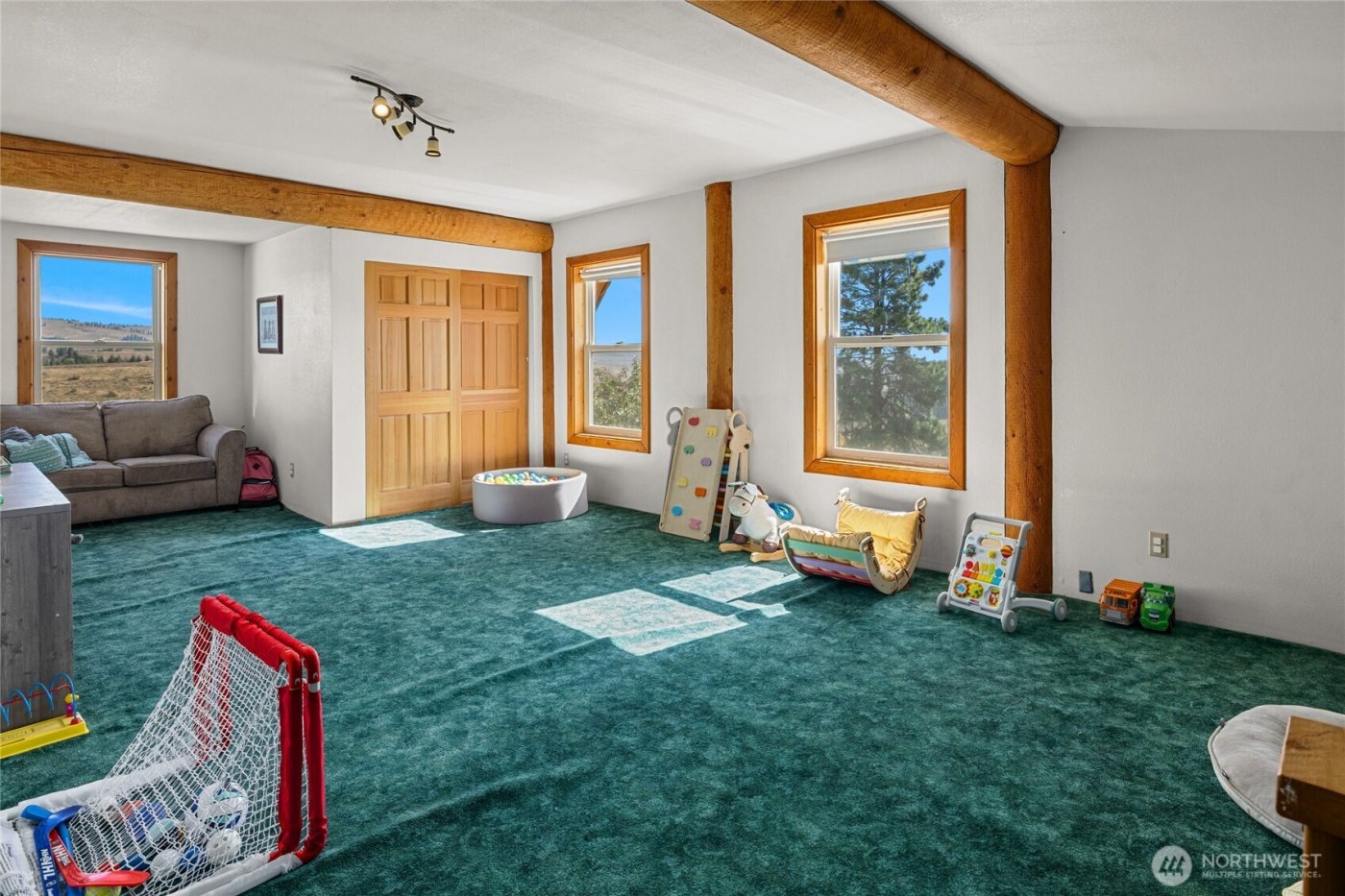 26200 N Wenas Road , Ellensburg, WA 98942