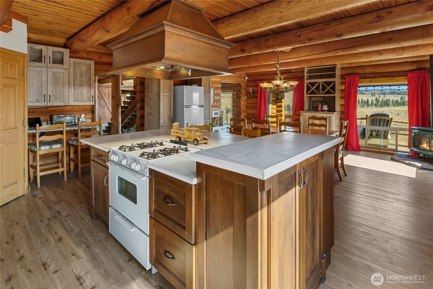 26200 N Wenas Road , Ellensburg, WA 98942