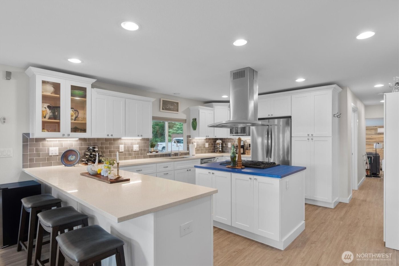 5 W Cape Horn Road , Cathlamet, WA 98612