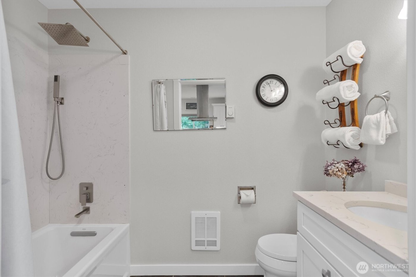 5 W Cape Horn Road , Cathlamet, WA 98612