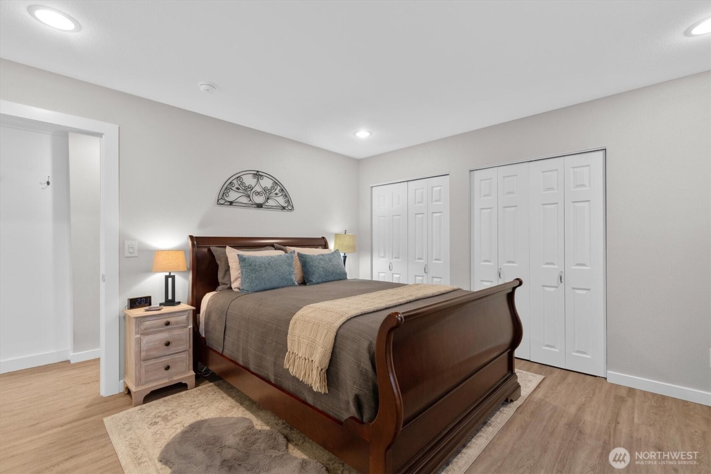 5 W Cape Horn Road , Cathlamet, WA 98612