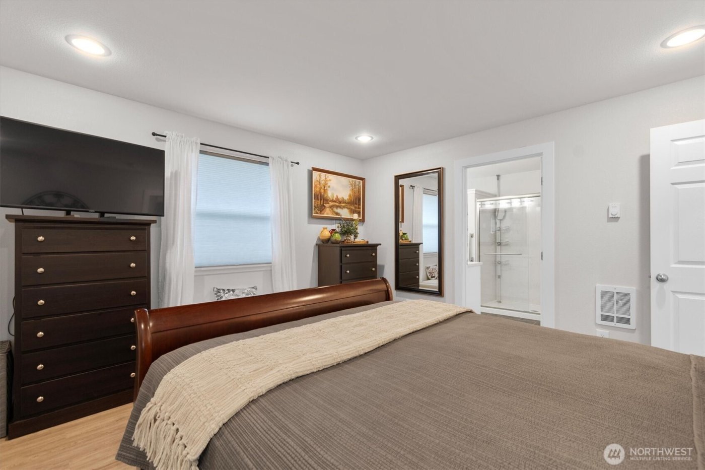 5 W Cape Horn Road , Cathlamet, WA 98612