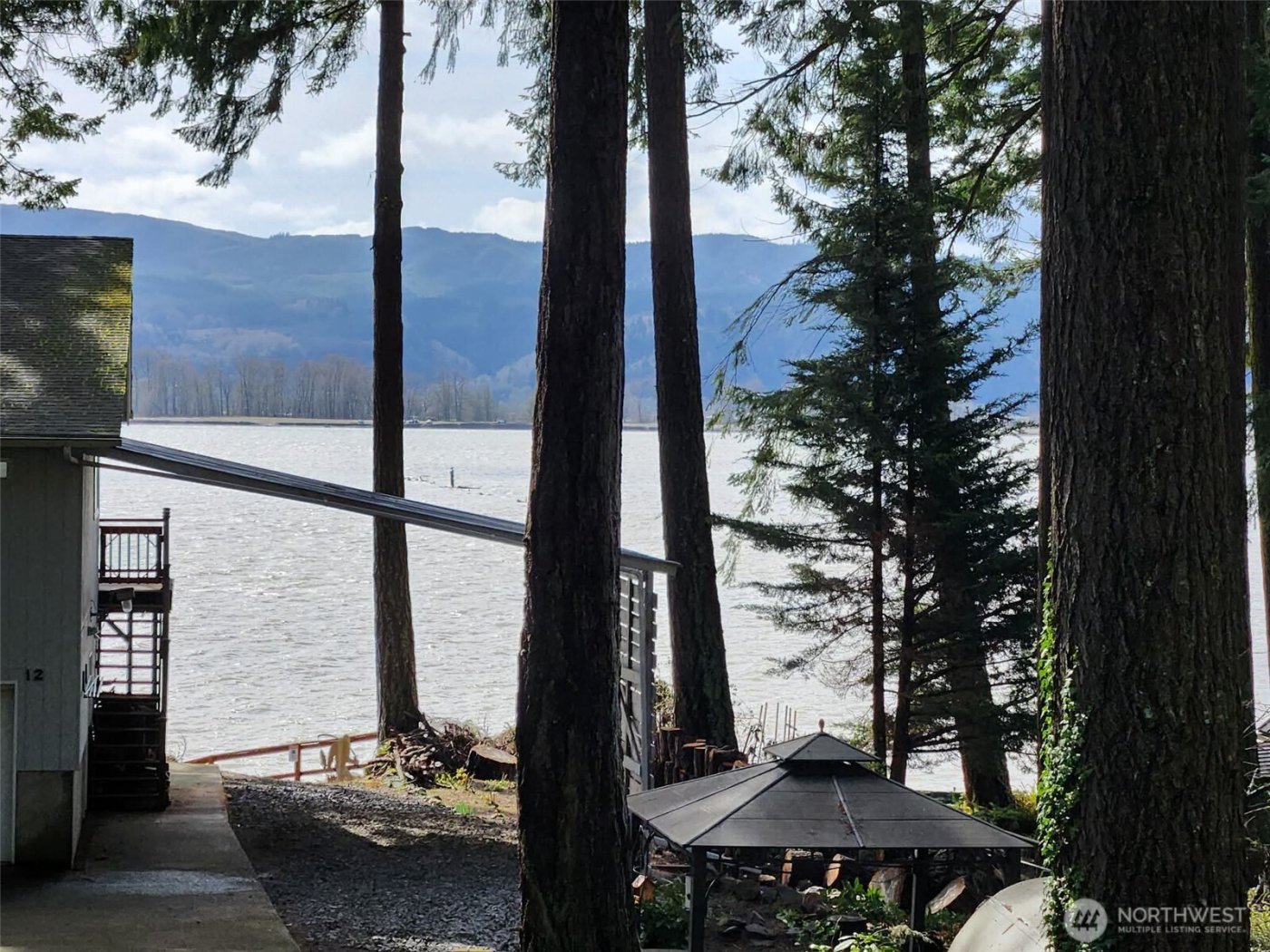 5 W Cape Horn Road , Cathlamet, WA 98612