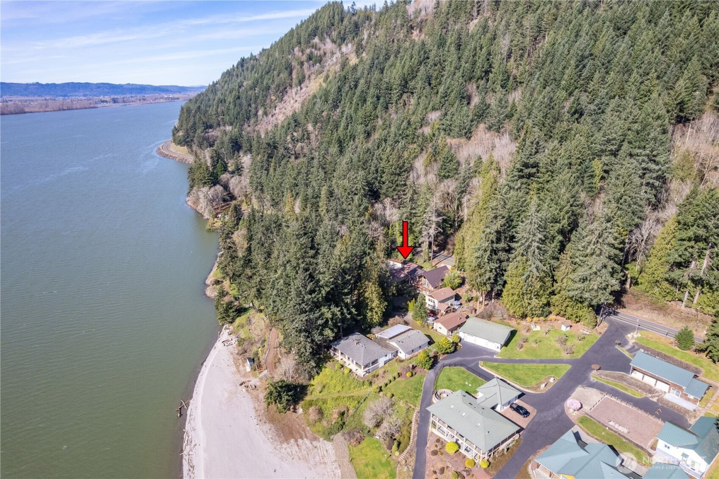 5 W Cape Horn Road , Cathlamet, WA 98612