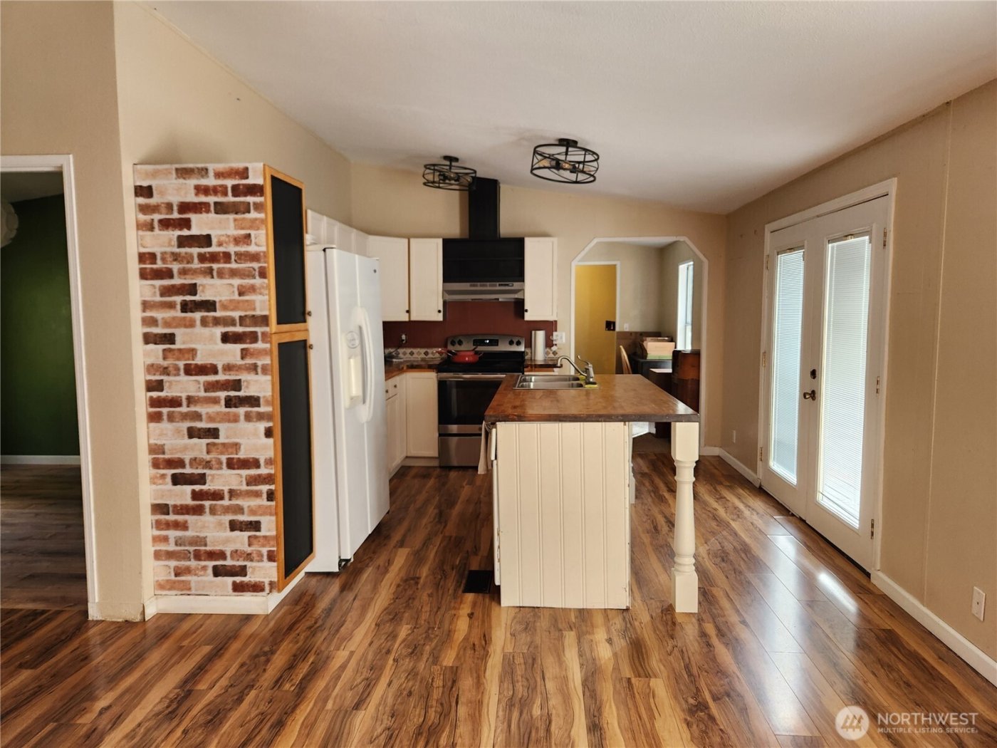 30822 E Highway 20 , Republic, WA 99166