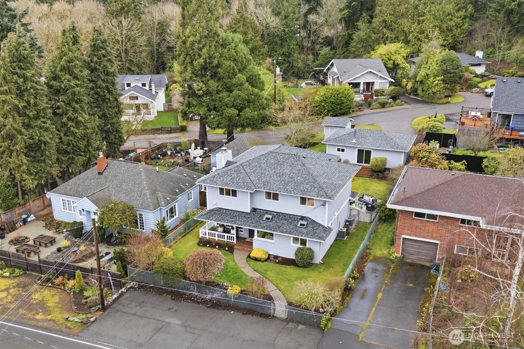 320 NW 110th Street , Seattle, WA 98177