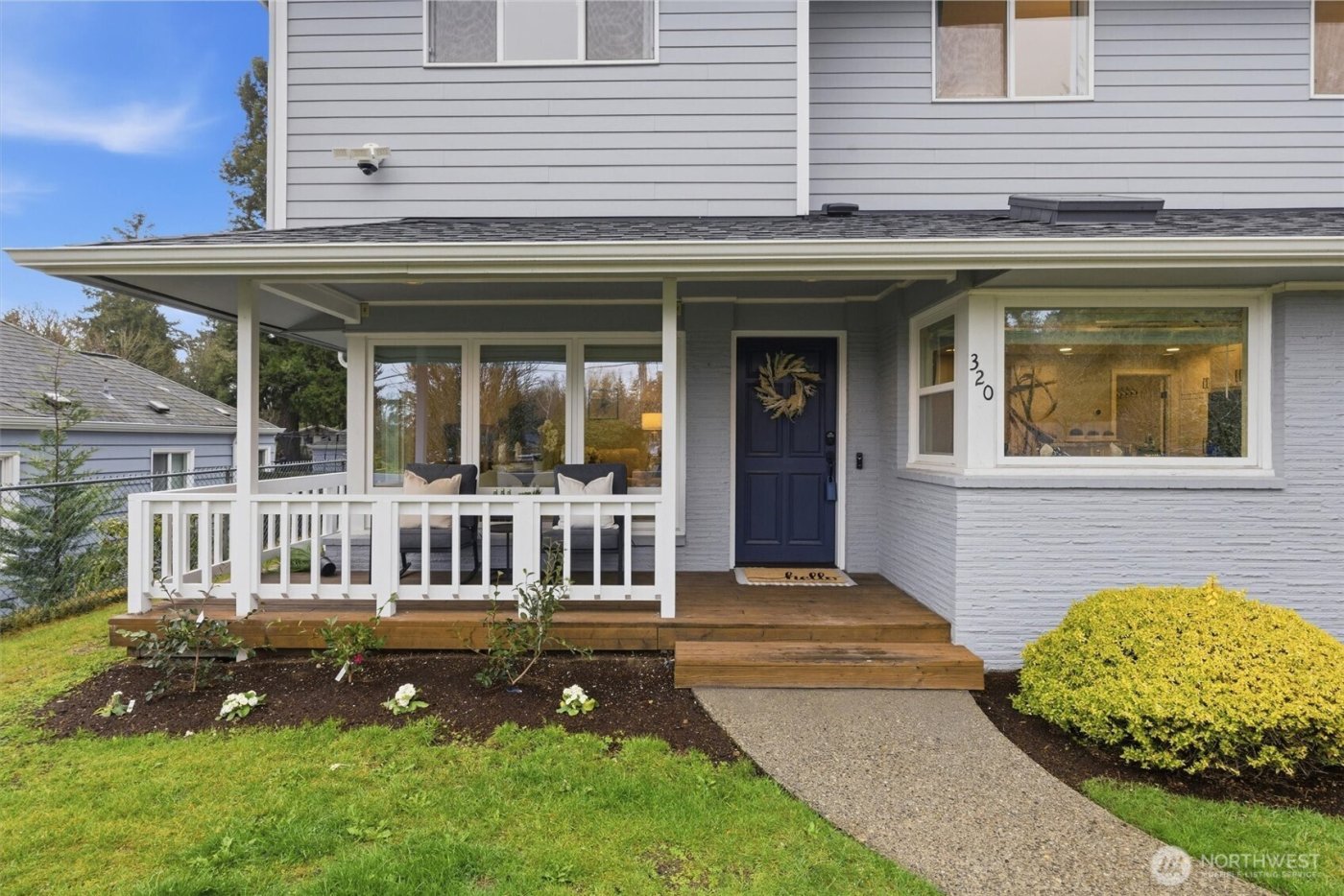 320 NW 110th Street , Seattle, WA 98177