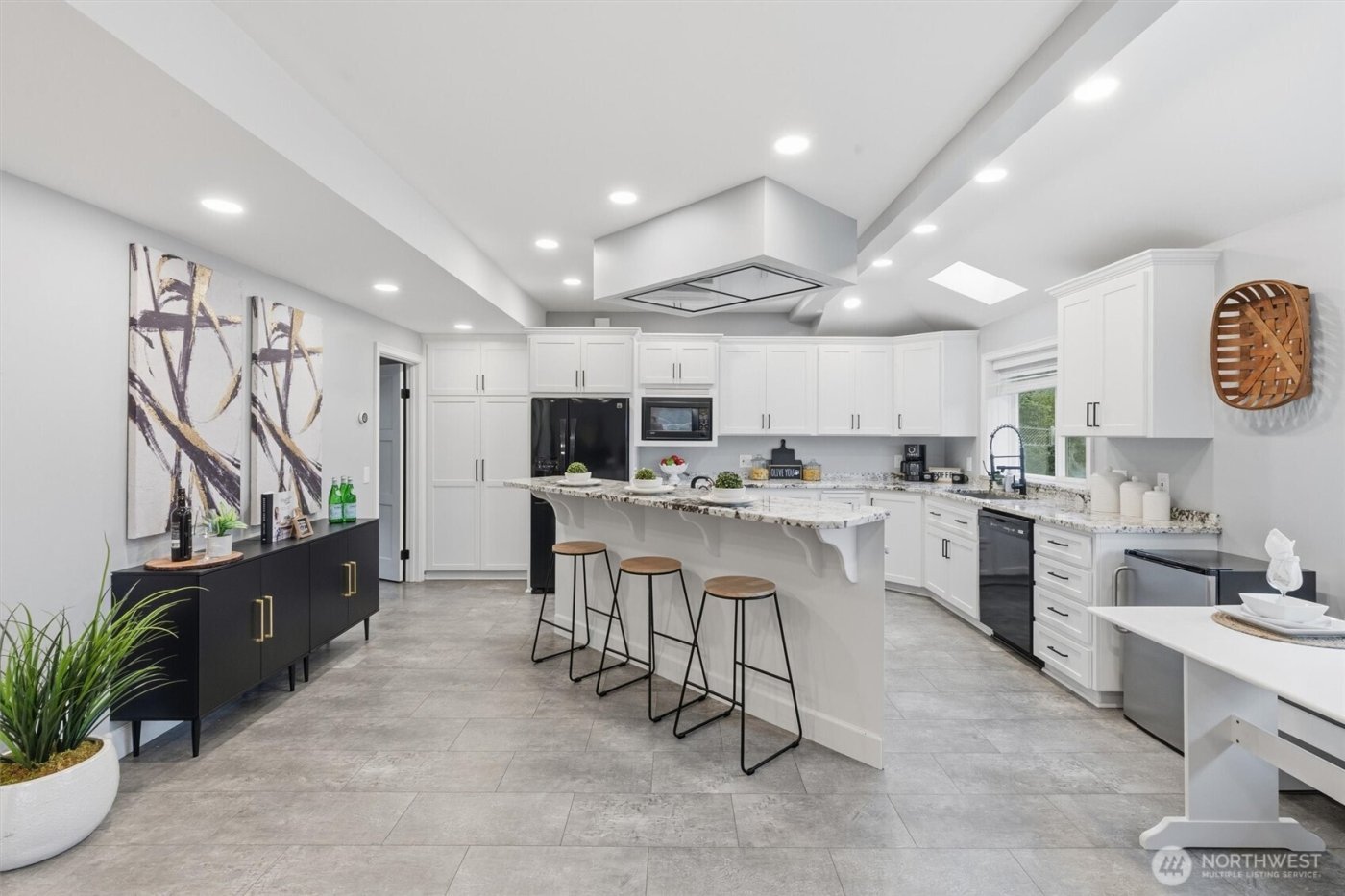 320 NW 110th Street , Seattle, WA 98177