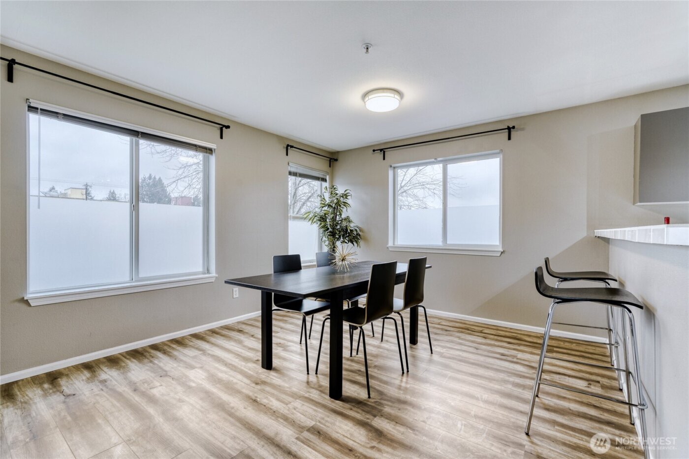 10511 Midvale Avenue N #302, Seattle, WA 98133