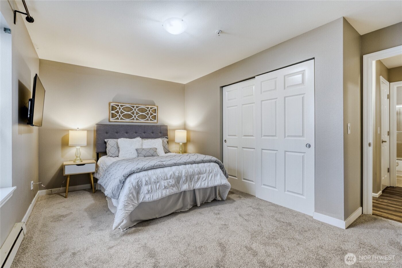 10511 Midvale Avenue N #302, Seattle, WA 98133