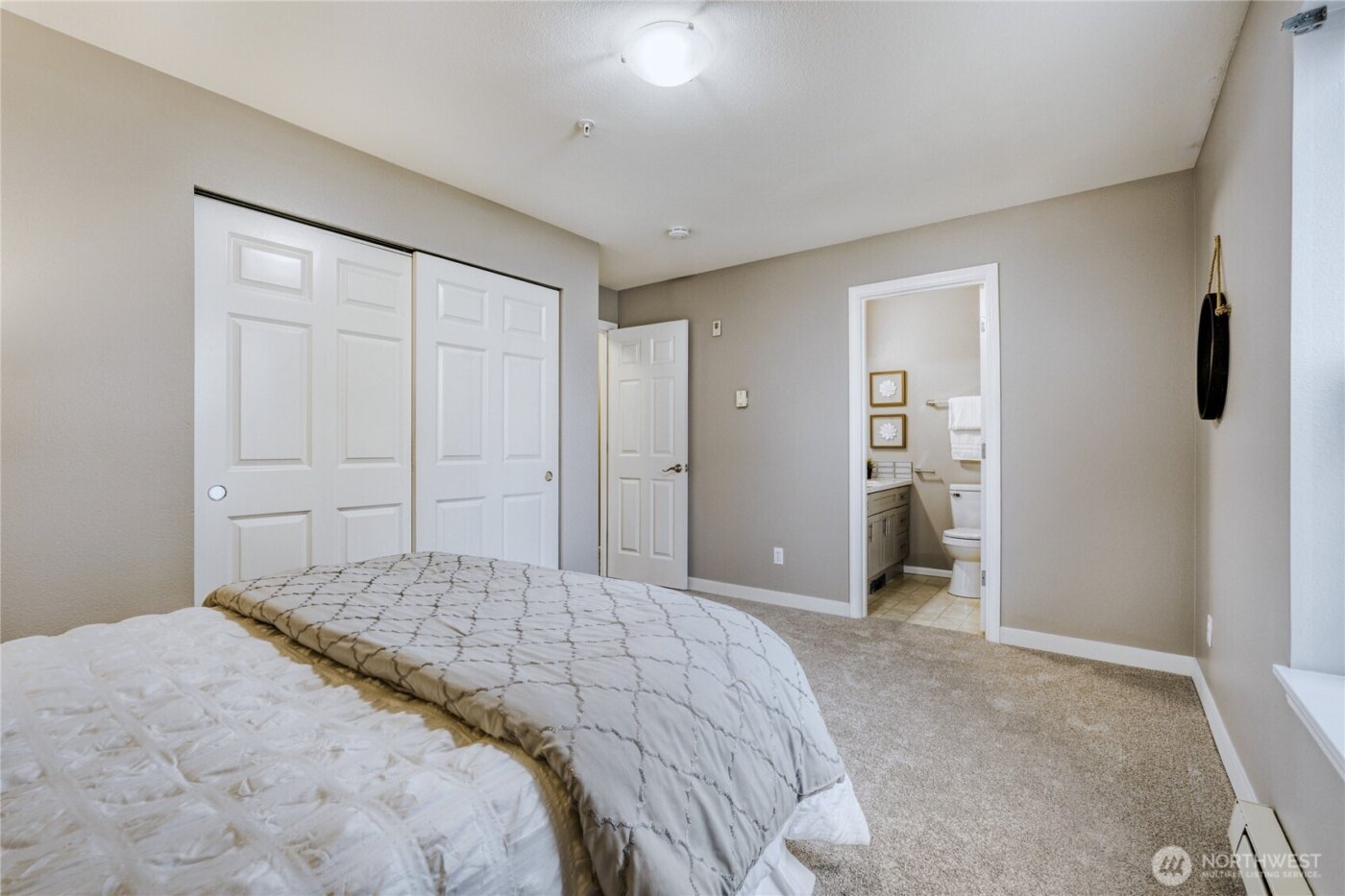 10511 Midvale Avenue N #302, Seattle, WA 98133