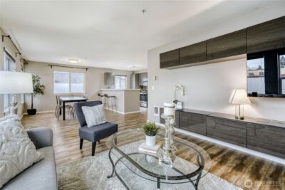 10511 Midvale Avenue N #302, Seattle, WA 98133 - Photo 3