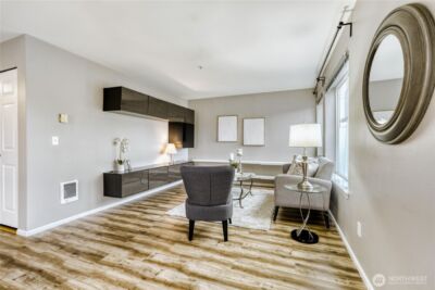 10511 Midvale Avenue N #302, Seattle, WA 98133 - Photo 4