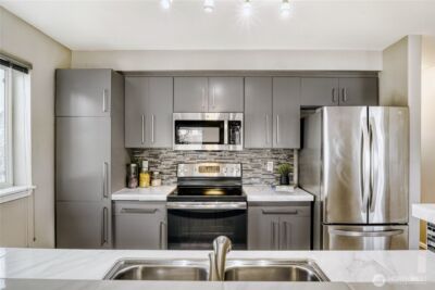 10511 Midvale Avenue N #302, Seattle, WA 98133 - Photo 9