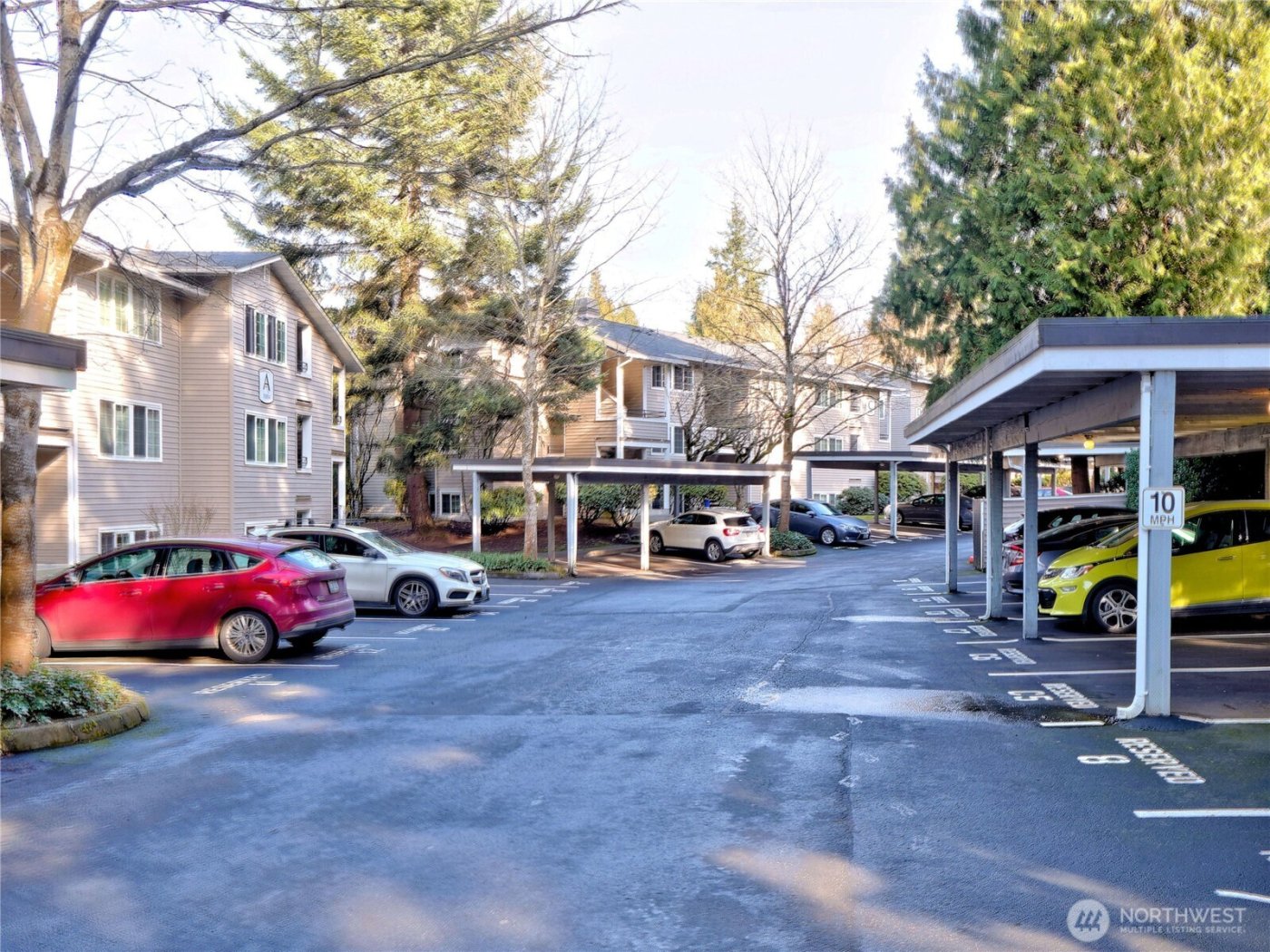 10016 NE 120th Lane #F-101, Kirkland, WA 98034
