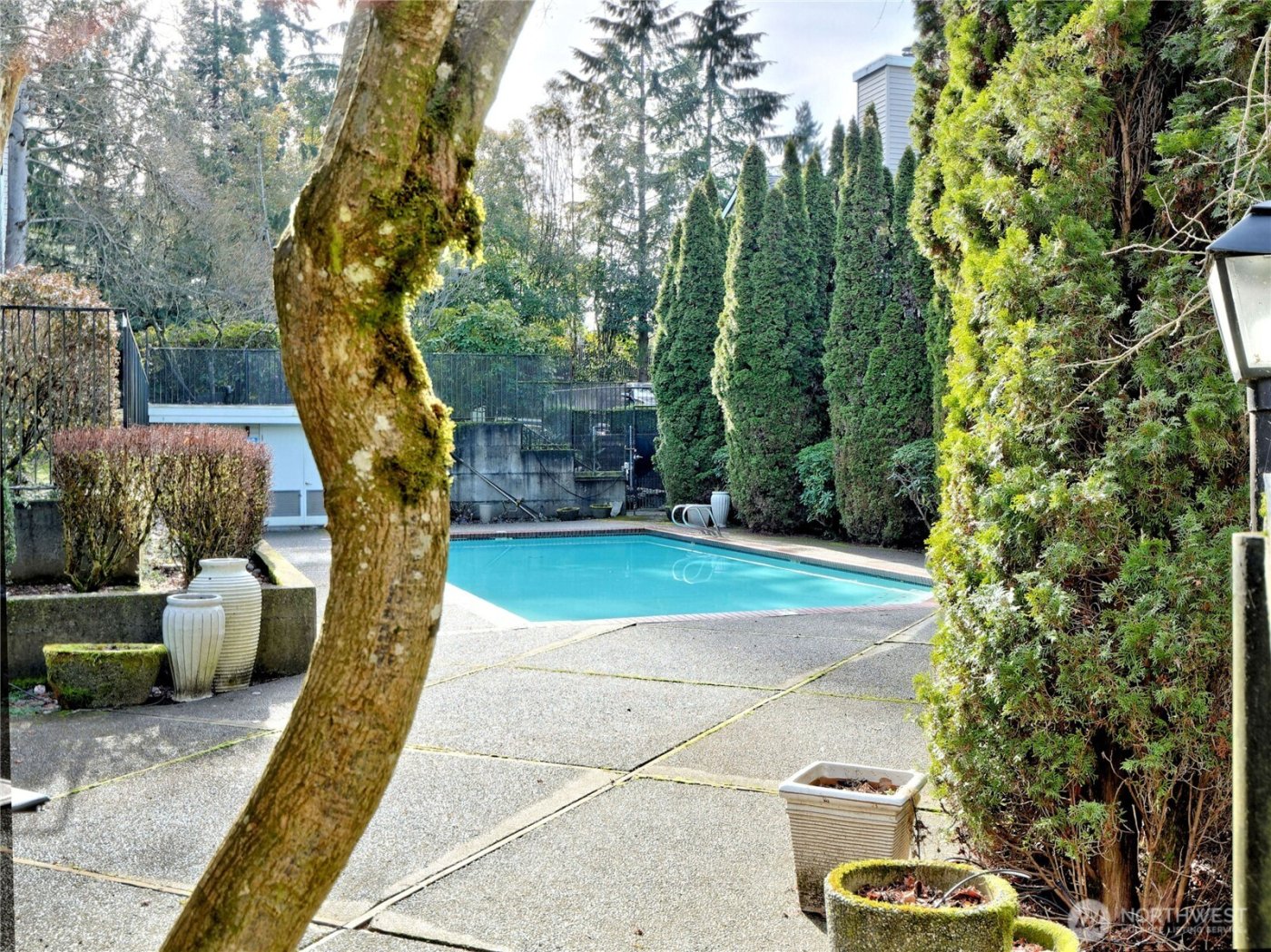 10016 NE 120th Lane #F-101, Kirkland, WA 98034