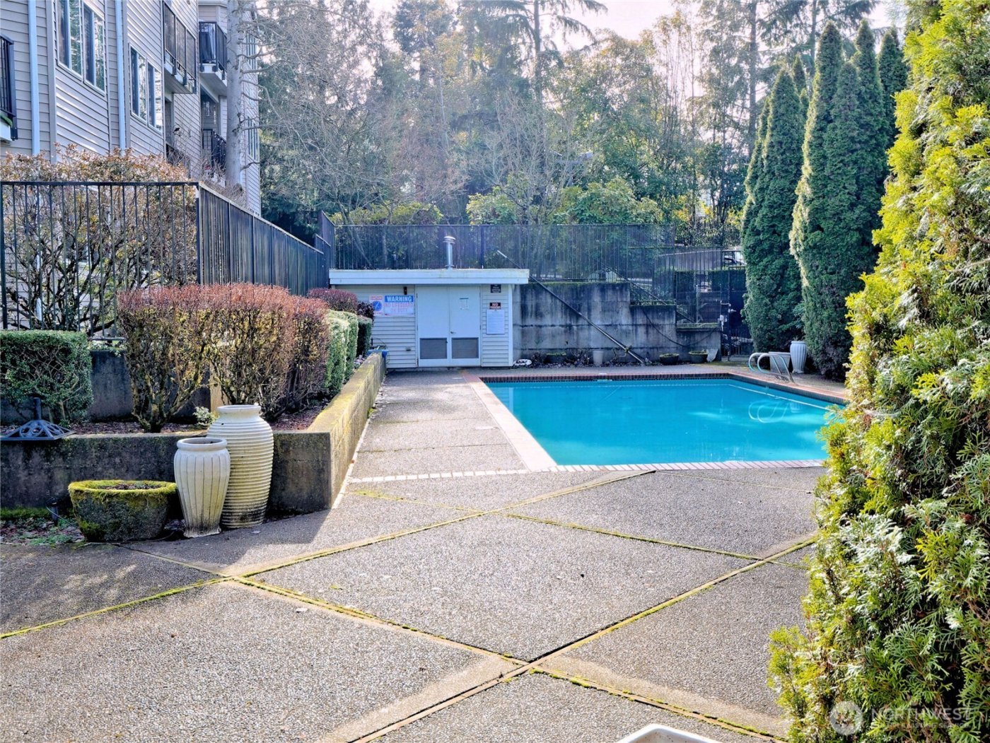 10016 NE 120th Lane #F-101, Kirkland, WA 98034