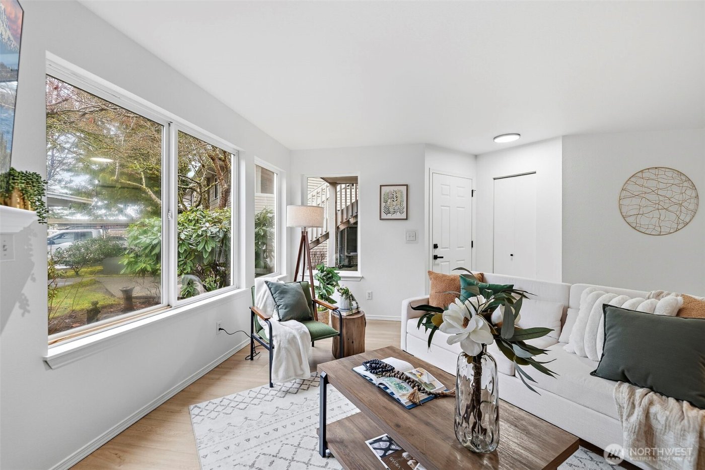 9210 Market Place #J101, Lake Stevens, WA 98258