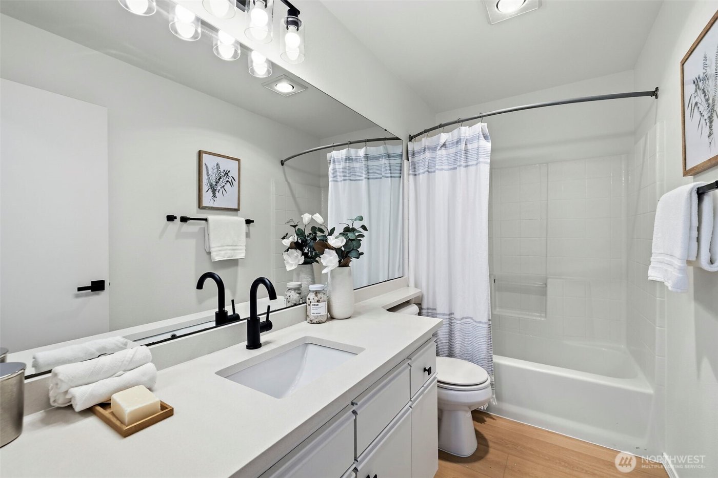 9210 Market Place #J101, Lake Stevens, WA 98258