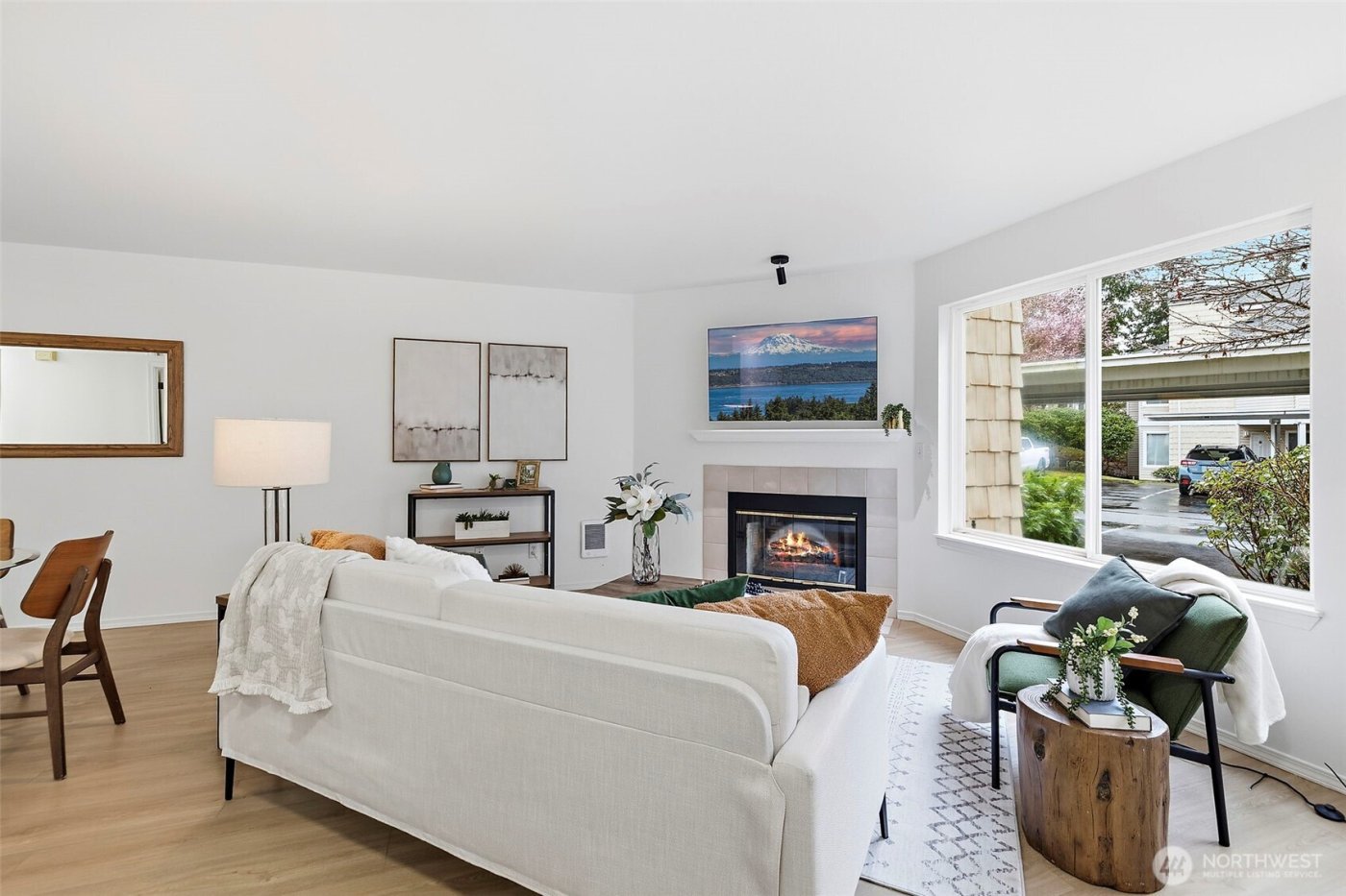 9210 Market Place #J101, Lake Stevens, WA 98258