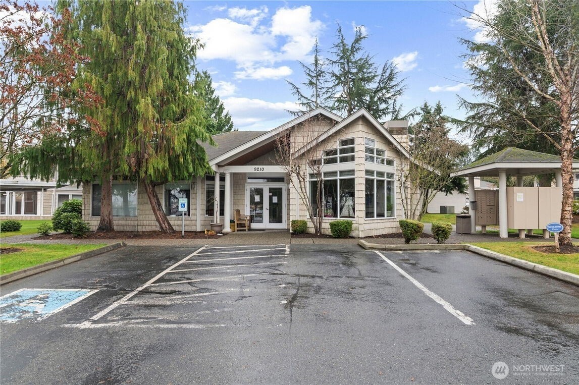 9210 Market Place #J101, Lake Stevens, WA 98258