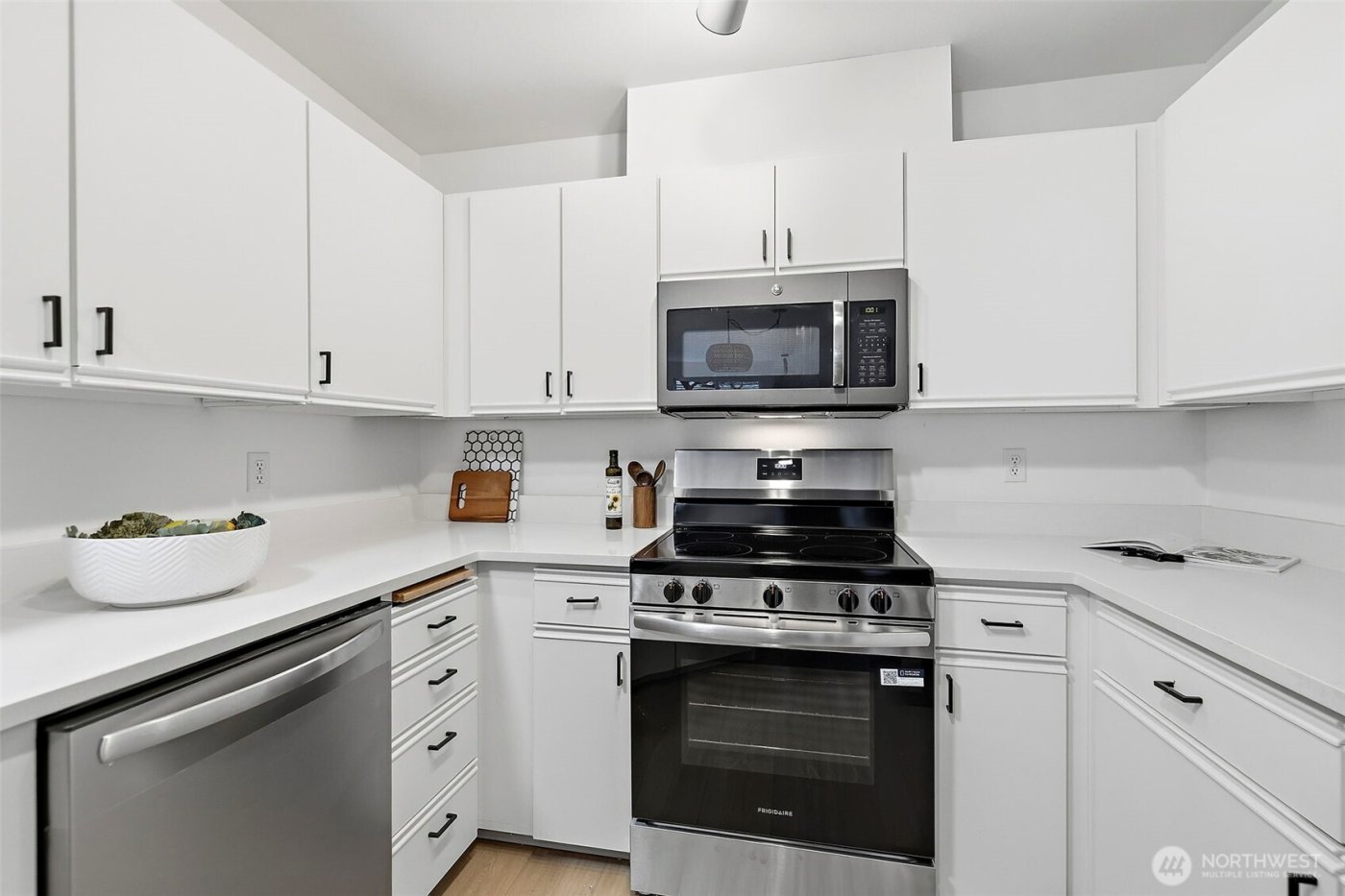 9210 Market Place #J101, Lake Stevens, WA 98258