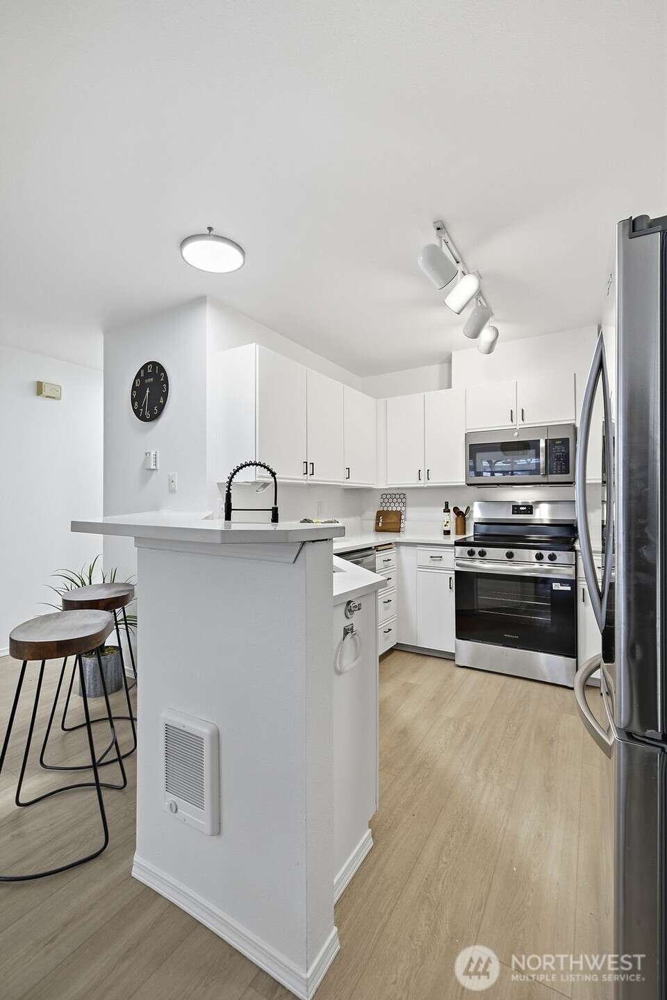 9210 Market Place #J101, Lake Stevens, WA 98258