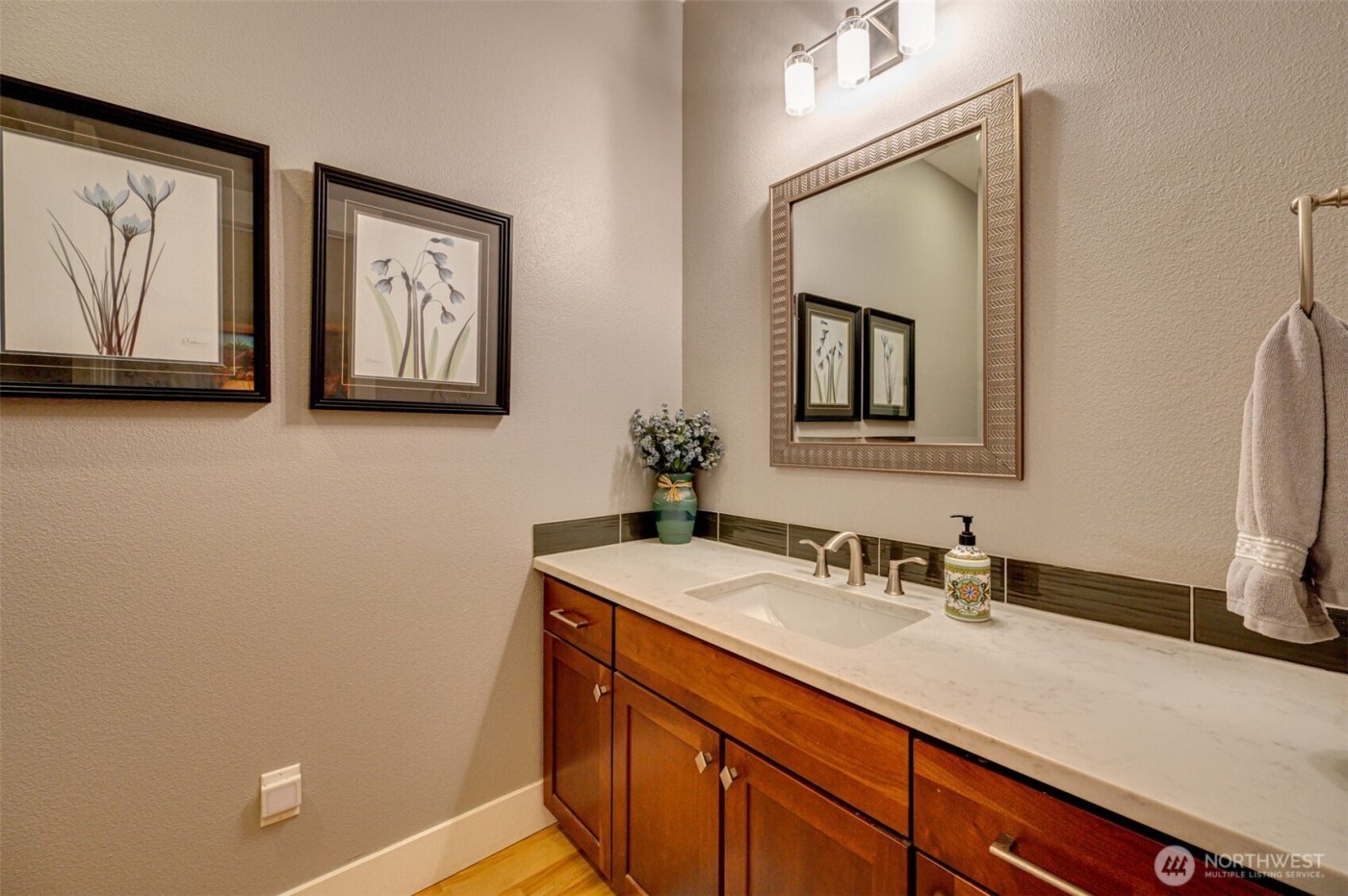 37201 NW 29th Avenue , La Center, WA 98629