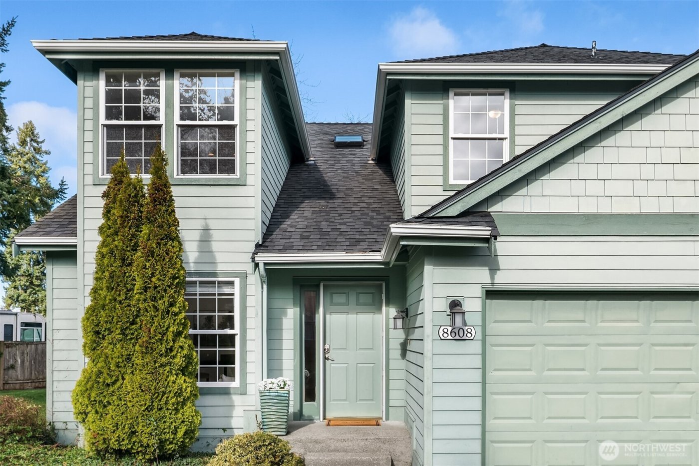 8608 196th Street SW, Edmonds, WA 98026