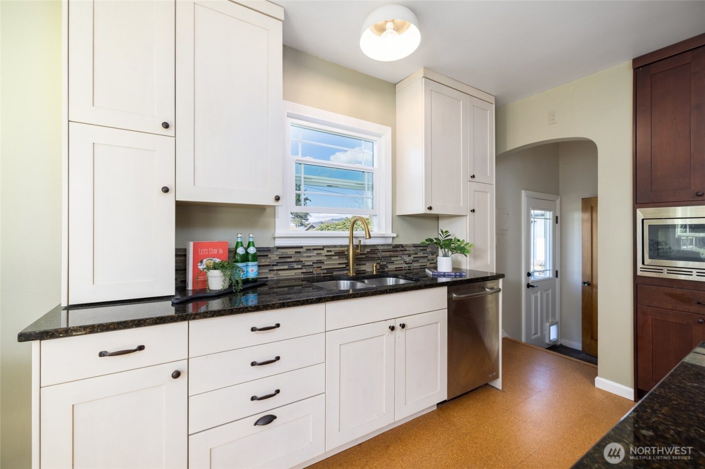 819 K Avenue , Anacortes, WA 98221