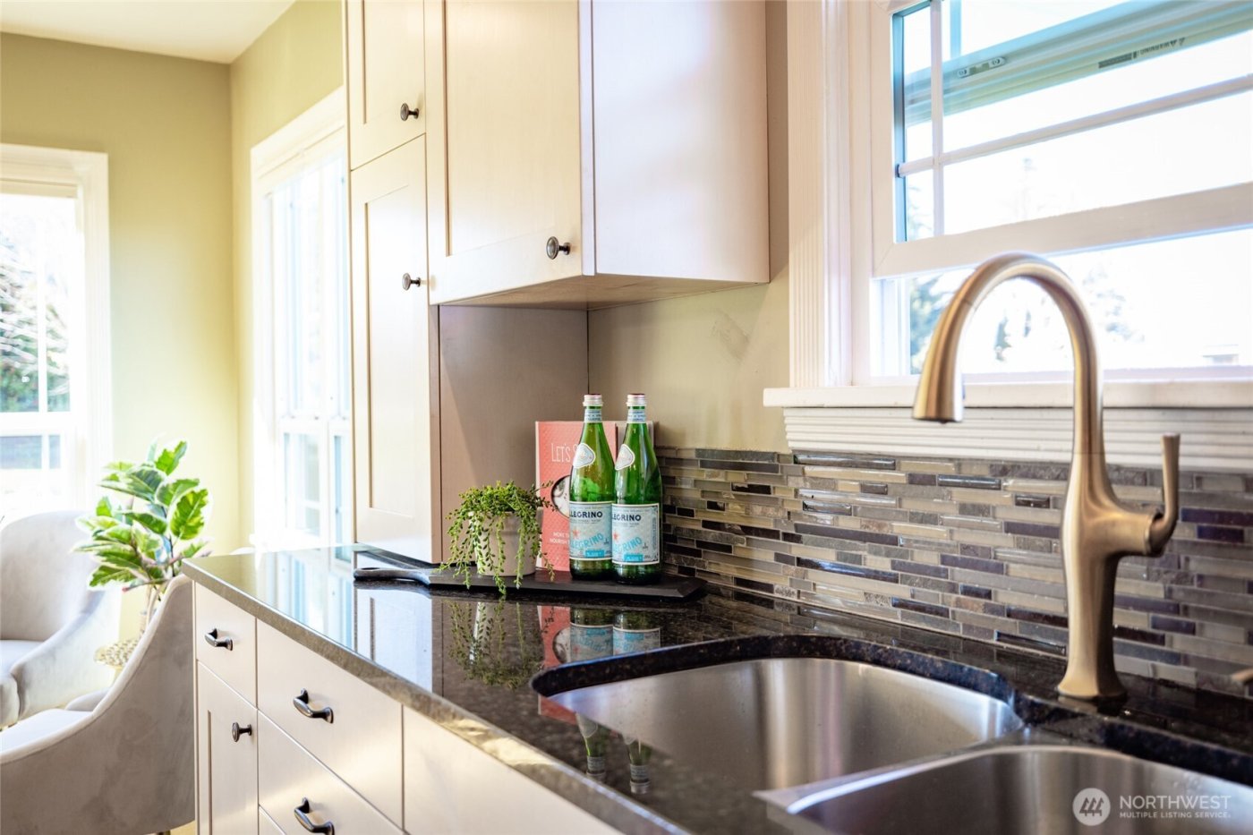 819 K Avenue , Anacortes, WA 98221