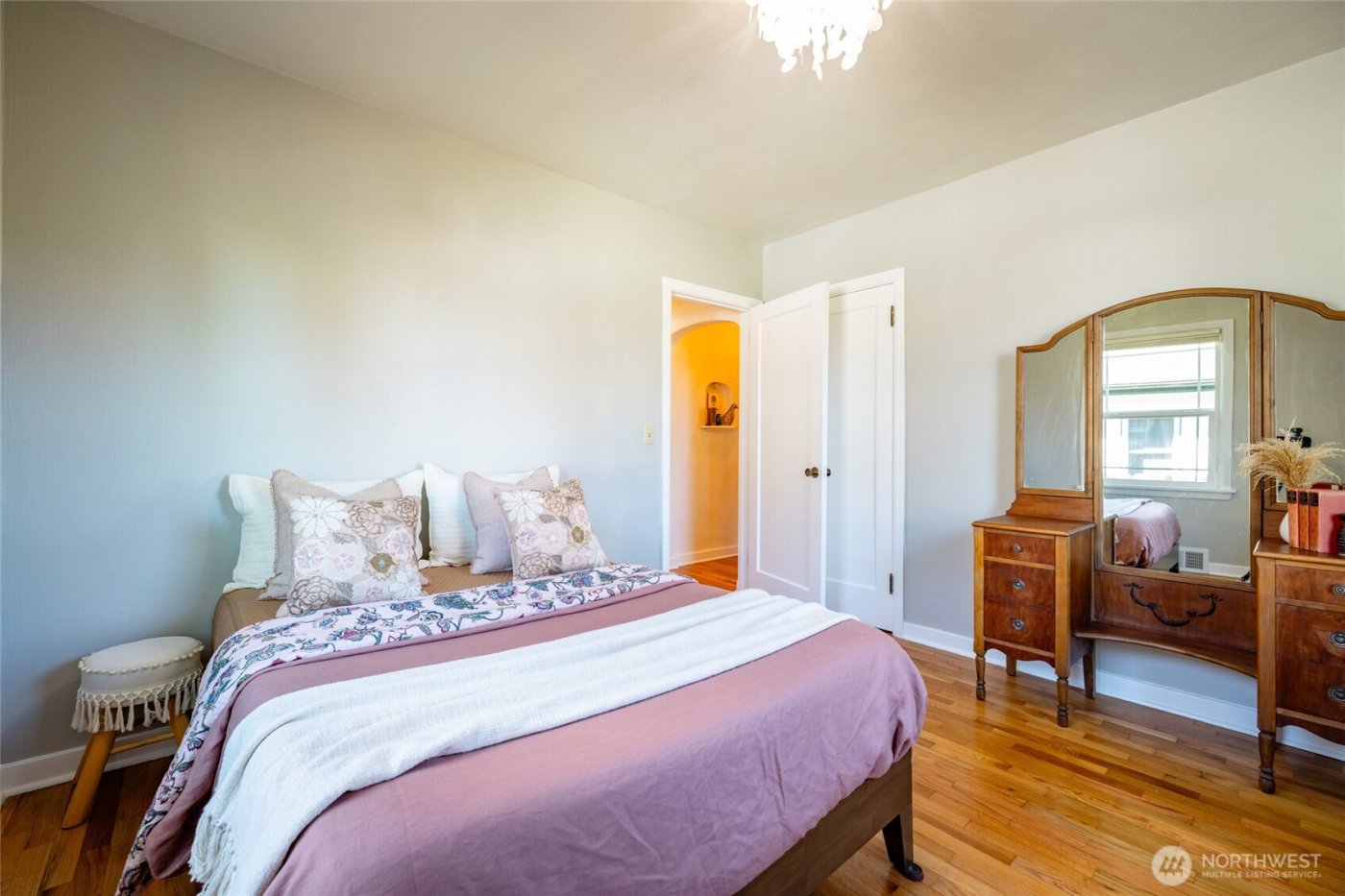 819 K Avenue , Anacortes, WA 98221