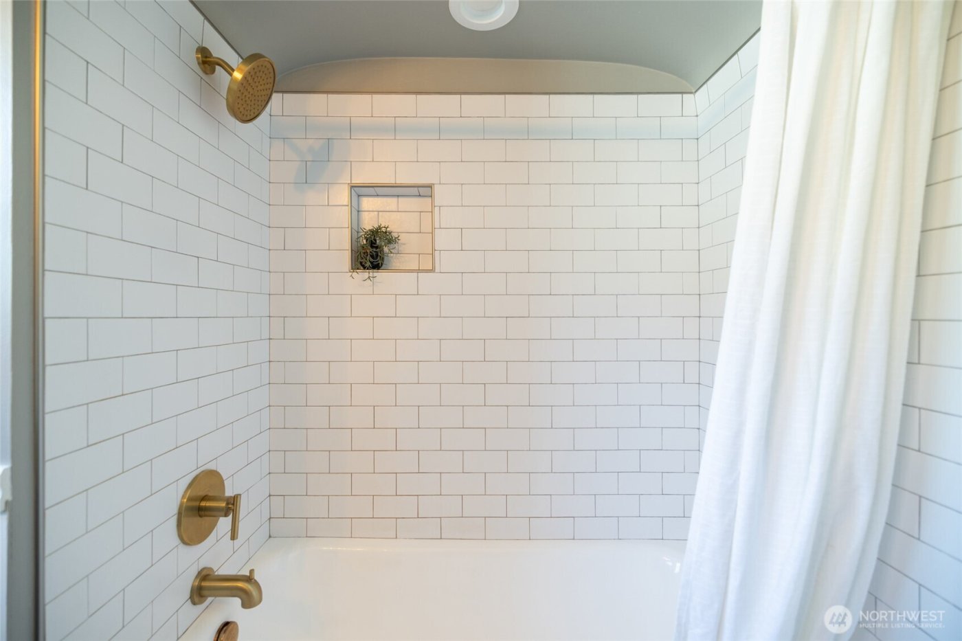 819 K Avenue , Anacortes, WA 98221