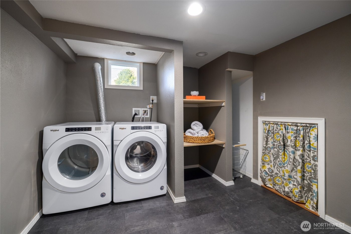 819 K Avenue , Anacortes, WA 98221