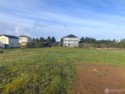 555 Canal Drive NE, Ocean Shores, WA 98569 - Photo 2
