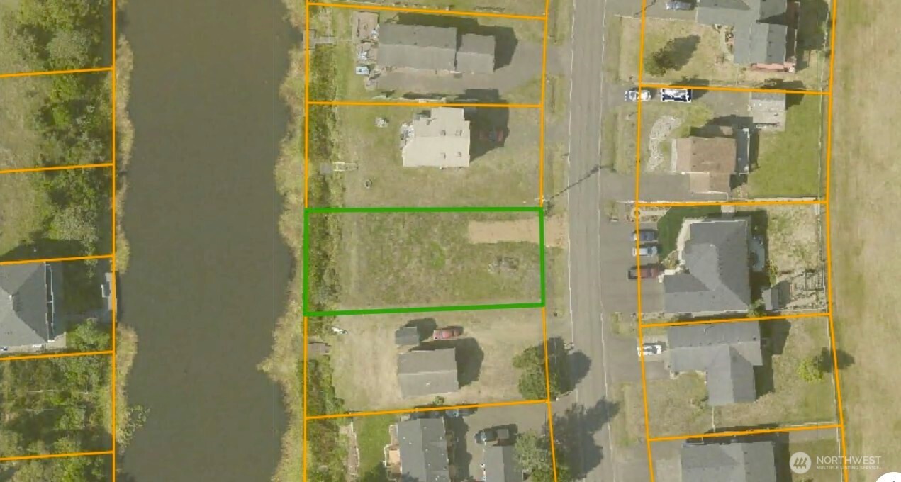 555 Canal Drive NE, Ocean Shores, WA 98569