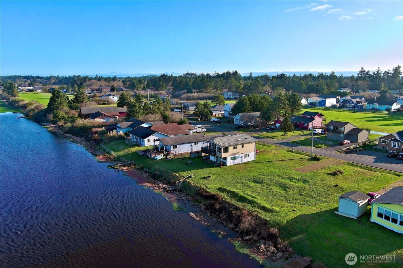 555 Canal Drive NE, Ocean Shores, WA 98569